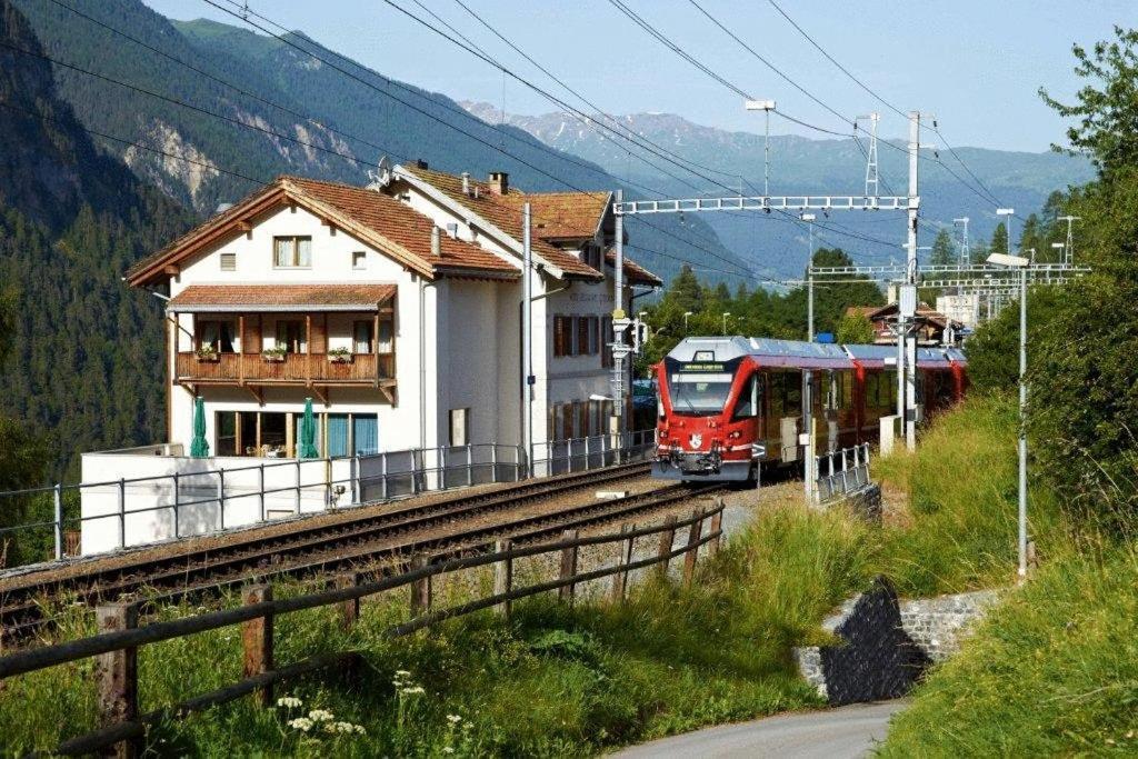 Hotel Grischuna Filisur Exteriör bild
